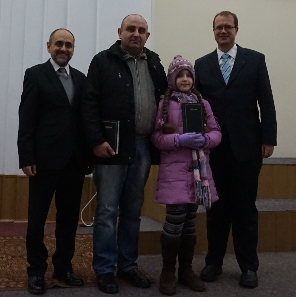 L-R Eliezer Gonzalez, Stefan Vladimir, his daughter, Philip Rodionoff