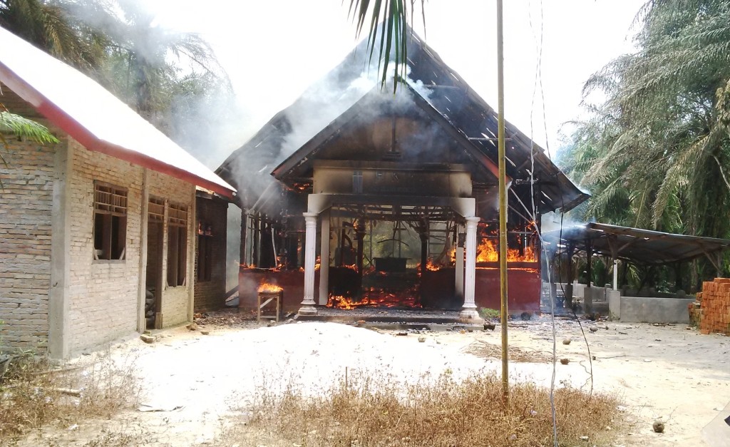 Indonesia_Church on fire from attack in October